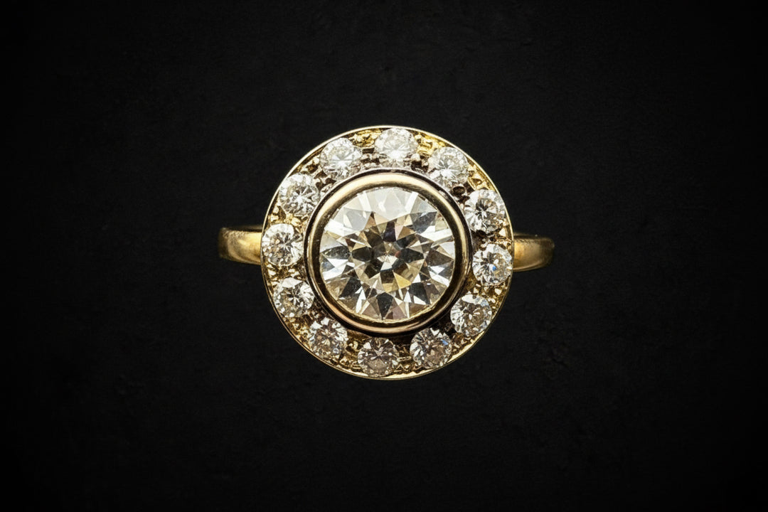 Anello Halo in Oro Giallo con Diamante Centrale 2,30 ct