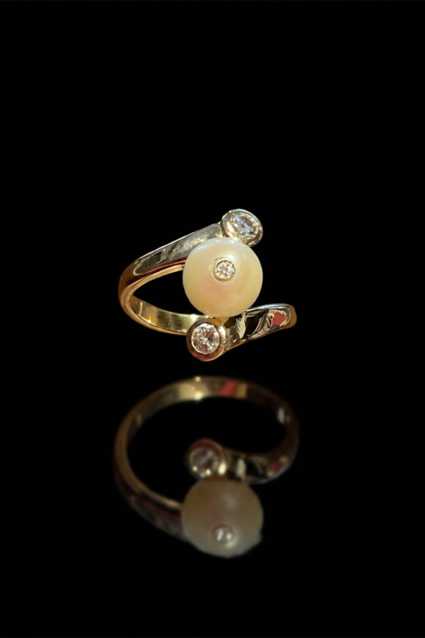 Anello vintage in oro con perla e diamanti