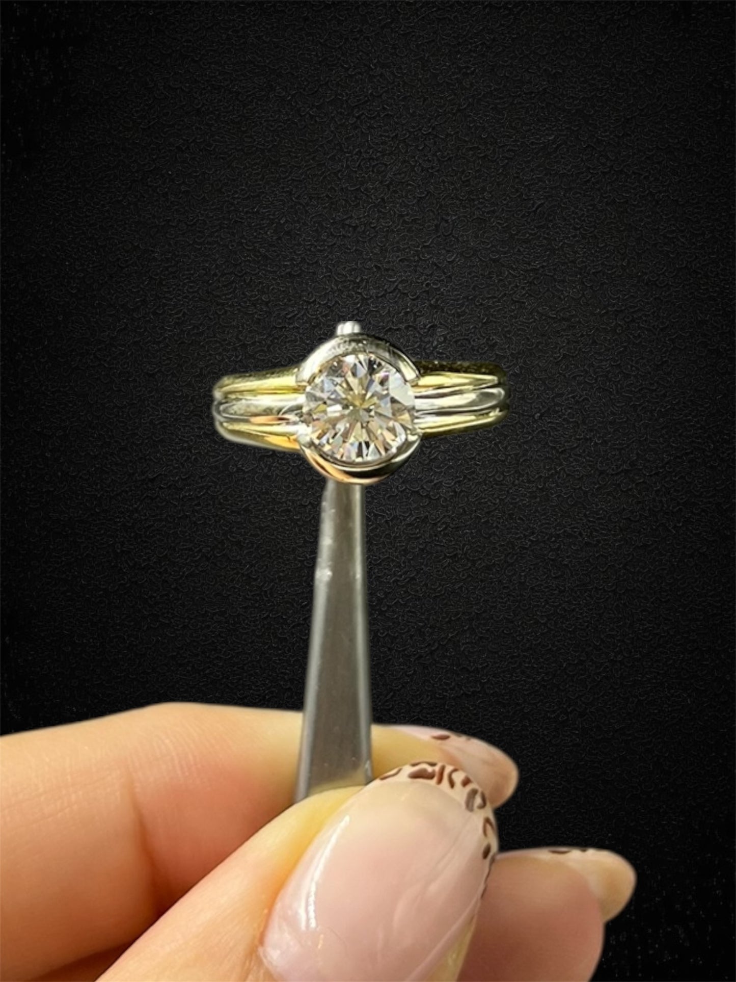 Anello in oro giallo e bianco 18K con diamante naturale 1,45 ct — Produzione Valenzana