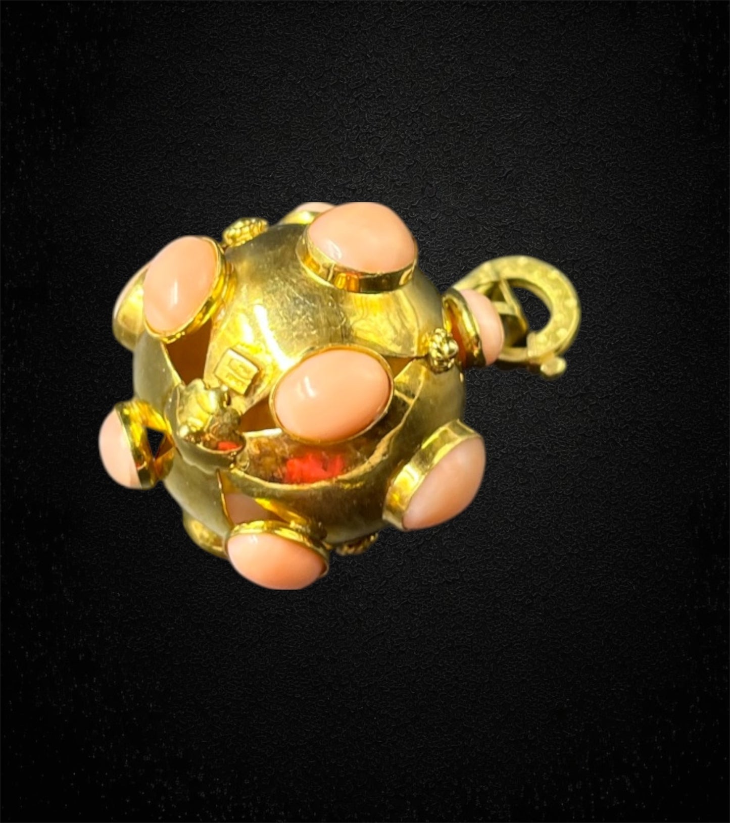Ciondolo “mina” in oro giallo 18K con inserti in corallo rosa — Italia, anni ’60 (Copia)
