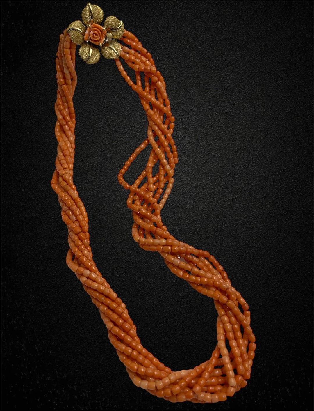 Collana in corallo, chiusura in oro giallo 18K