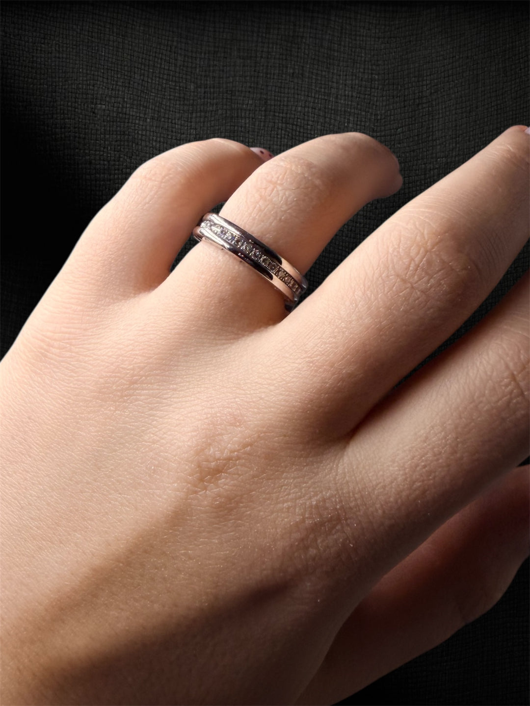 Bvlgari B.zero1 – Anello in Oro Bianco con Pavé di Diamanti