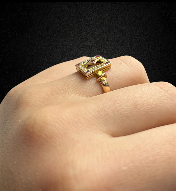 Anello Primi '900 con Rubelliti e Micro Perle