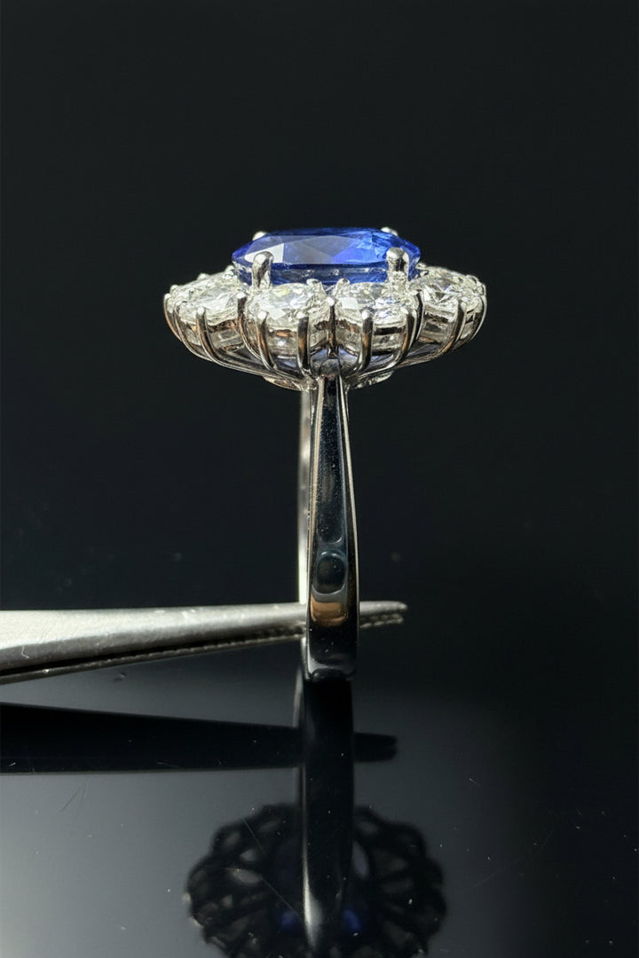 Sfavillante Anello Zaffiro e Diamanti