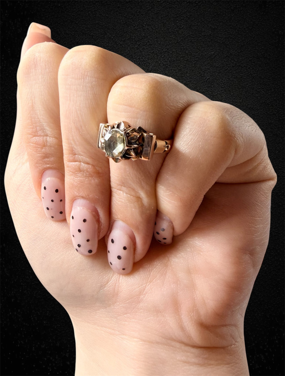 Solitario Anni '20 con Diamante Fancy