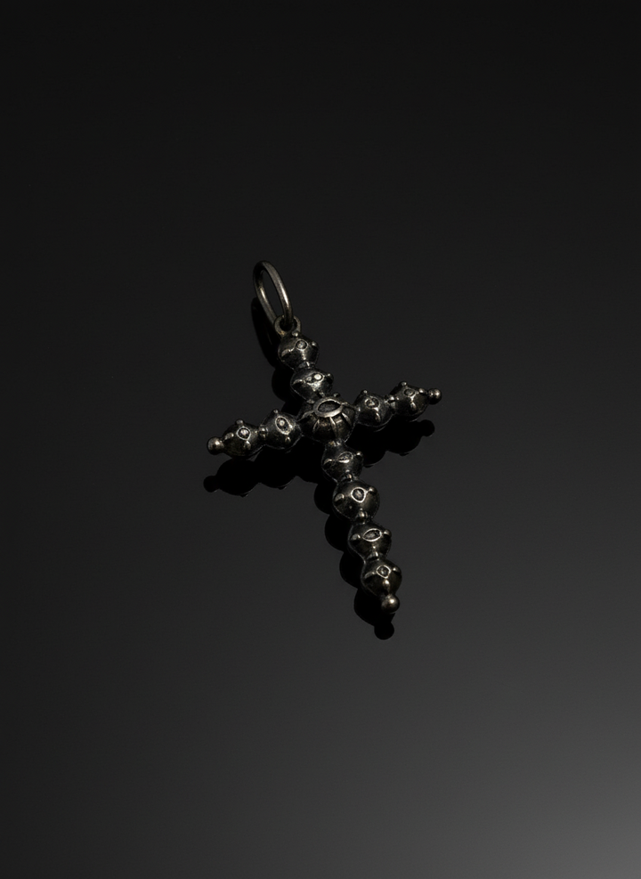 Croce di Stile Gotico con Diamanti a “Rosa”, XVIII secolo.