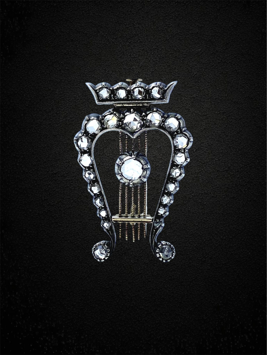 Spilla "Lira", tardo XIX secolo