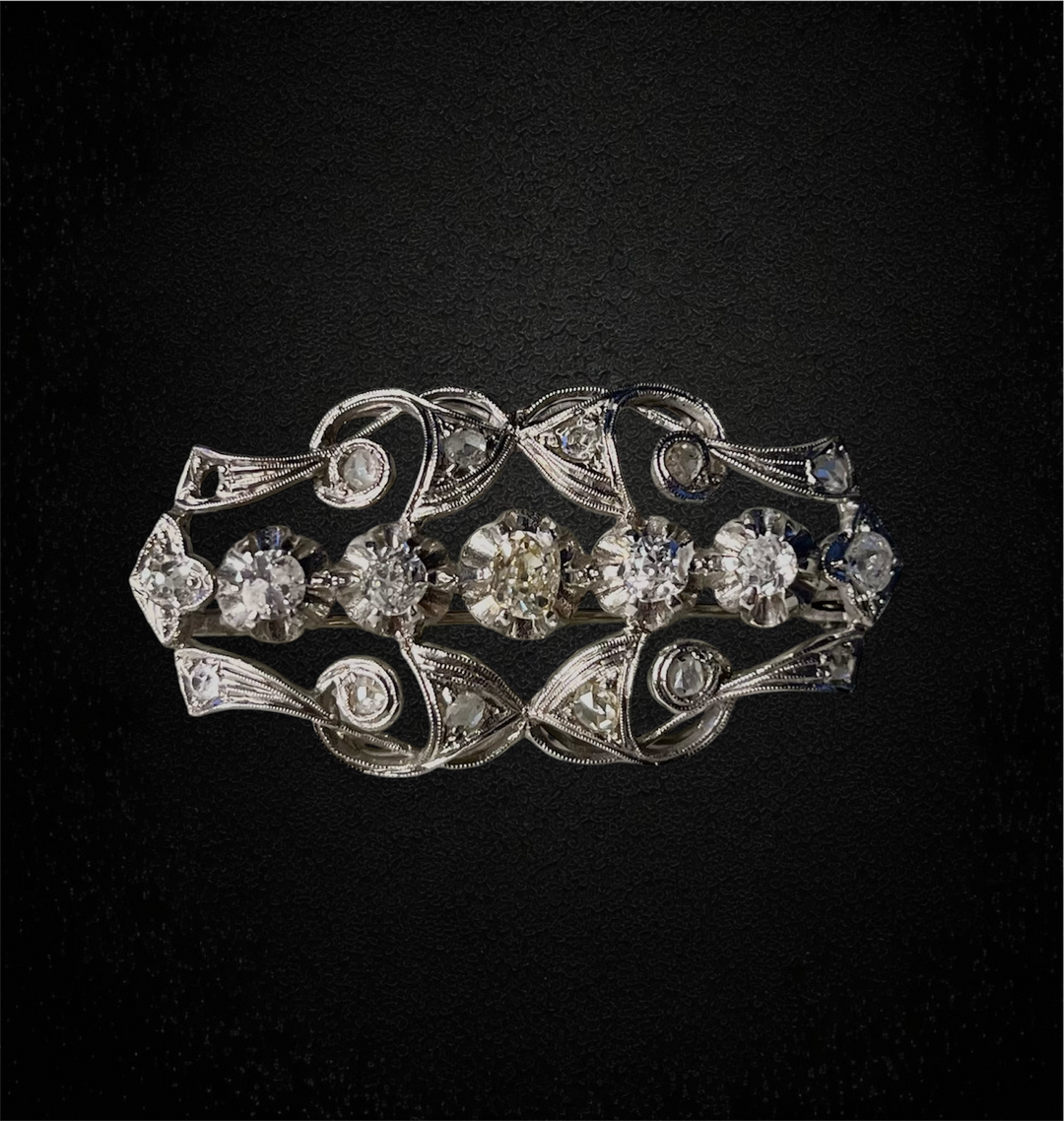 Spilla Novecentesca con Diamanti