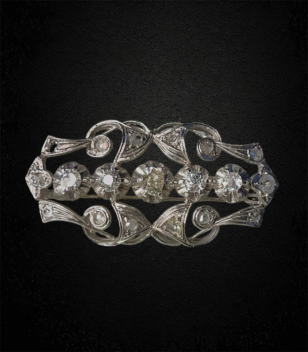 Spilla Novecentesca con Diamanti