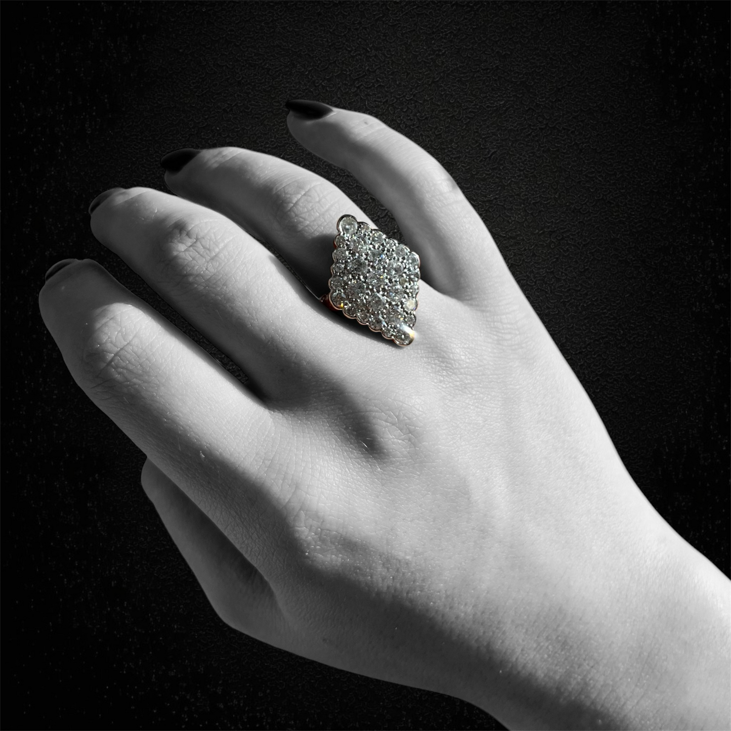 Stunning rhomboid-shaped diamonds ring from the 1920s