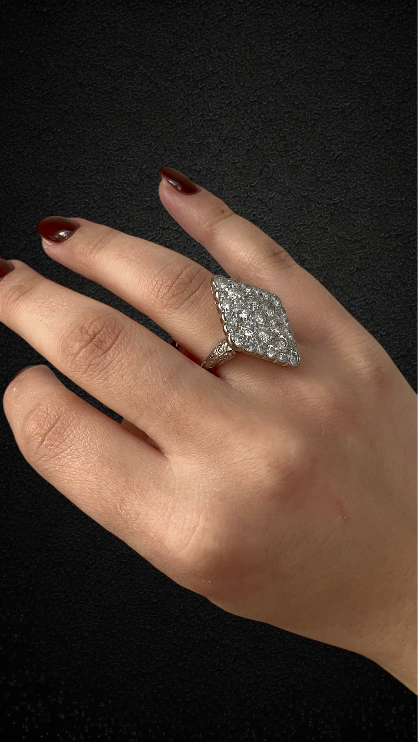 Stunning rhomboid-shaped diamonds ring from the 1920s