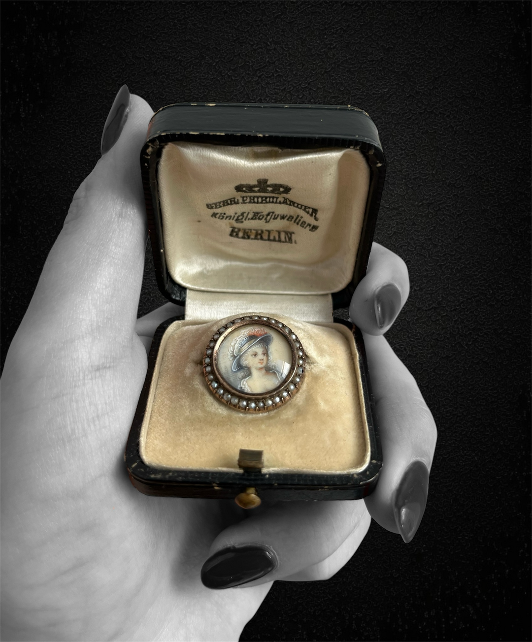 Spilla Tedesca di Compleanno