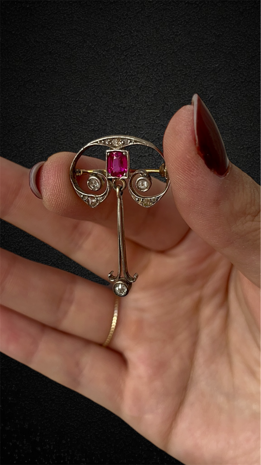 Art nouveau pendant, ruby ​​and diamonds