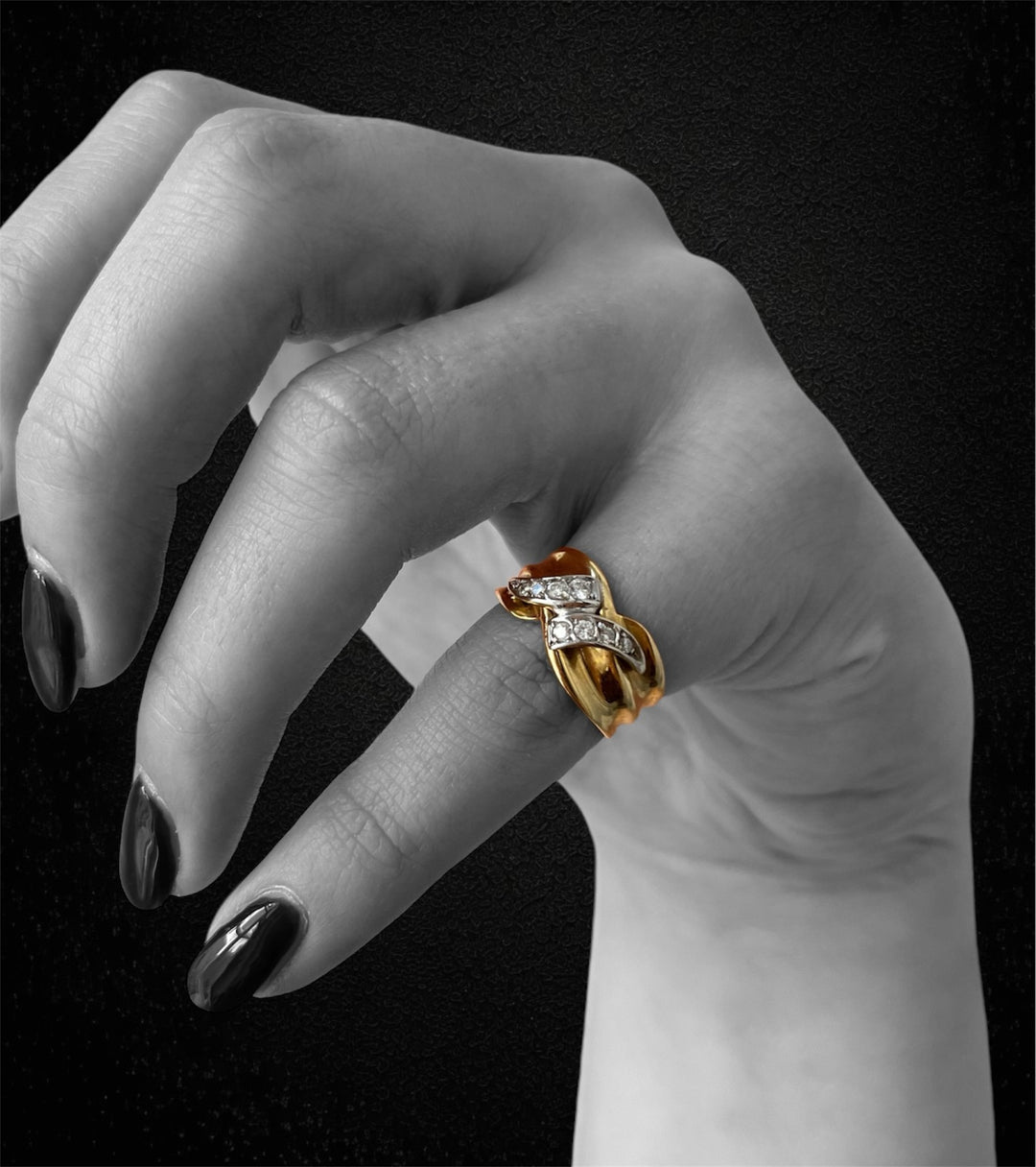 Anello da Mignolo Italiano, in Oro Giallo e Diamanti
