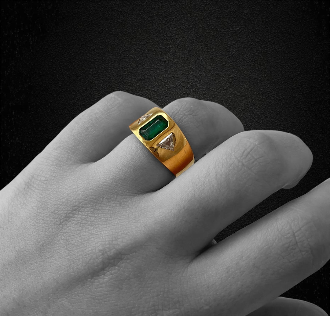 Fascione Bombato con Smeraldo e Diamanti