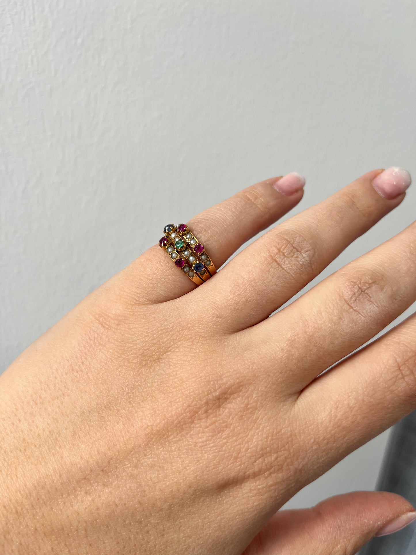 Anello anni Venti con pietre multicolori