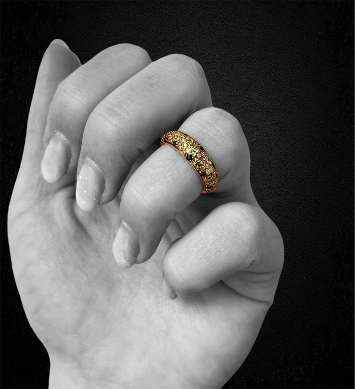 Fascia bombata con zaffiri e diamanti