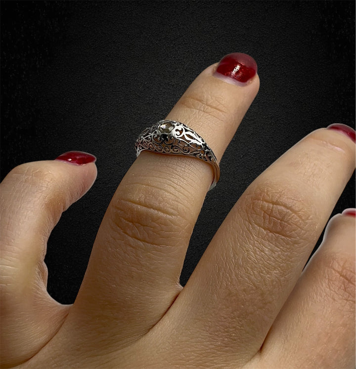 Anello Liberty con Trama Traforata