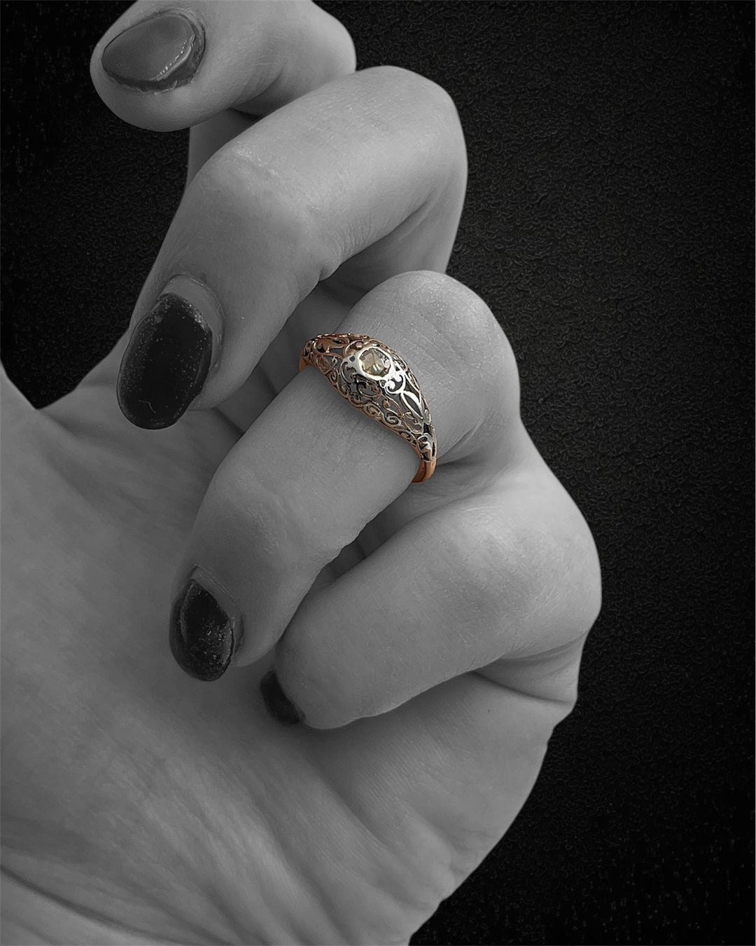 Anello Liberty con Trama Traforata