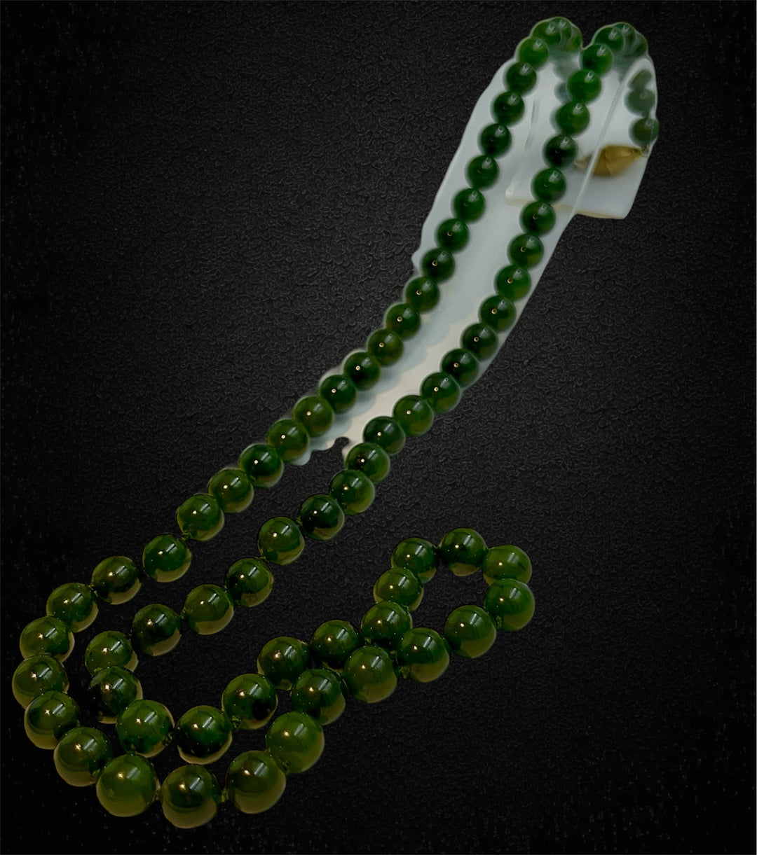 Lunga collana di perle di malachite