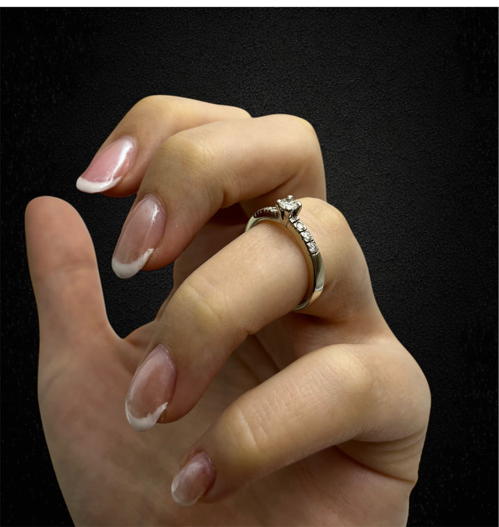 Anello in Oro Bianco e Diamanti di Biandrate Gioielli