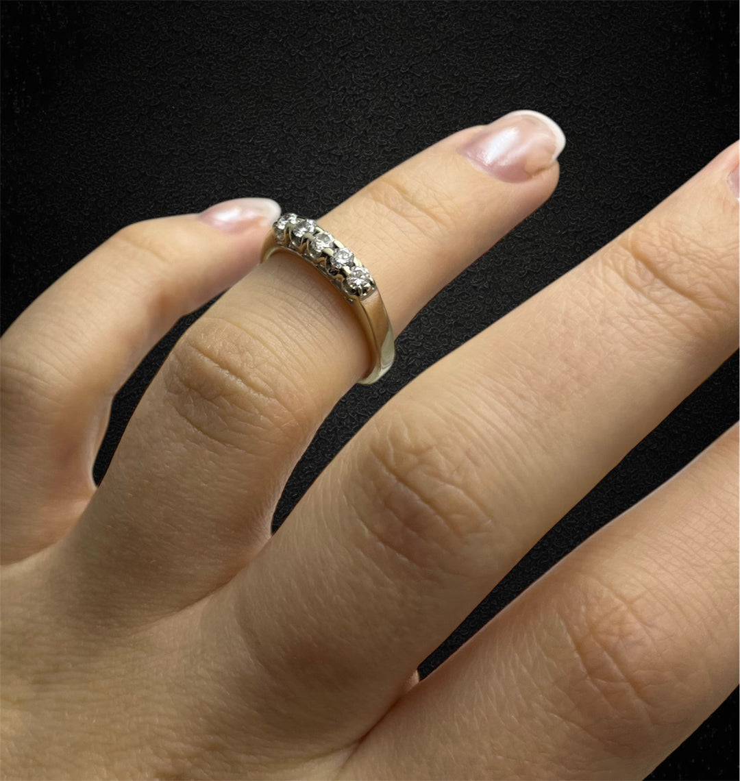 Anello Riviere in Oro Bianco