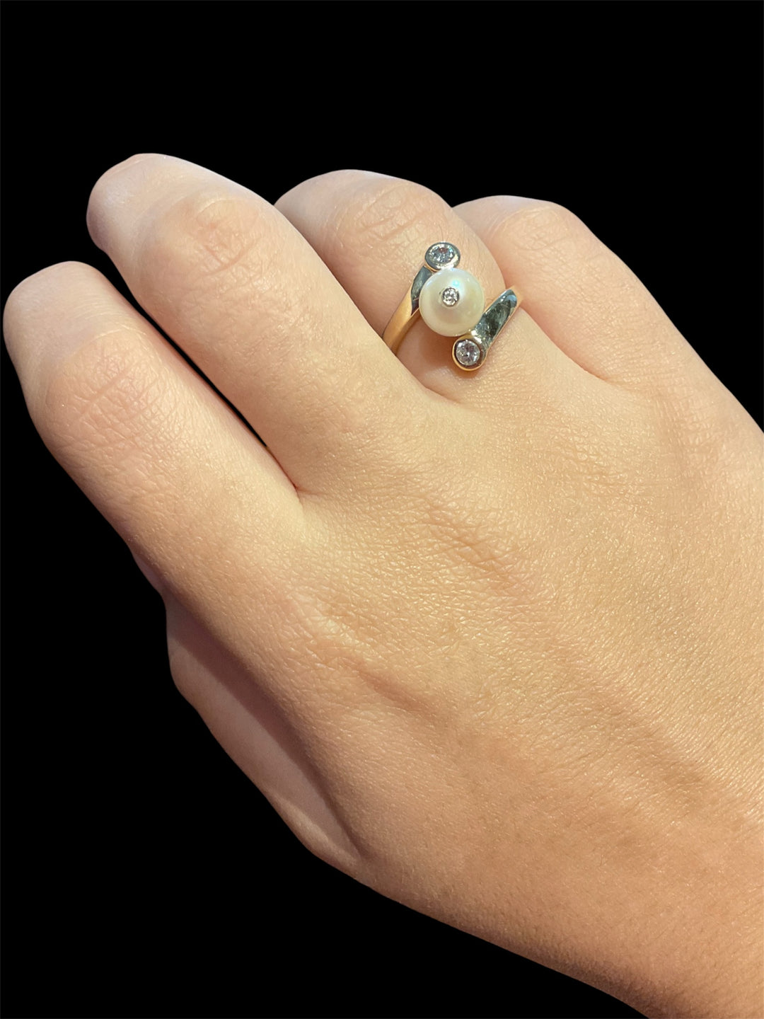 Anello vintage in oro con perla e diamanti