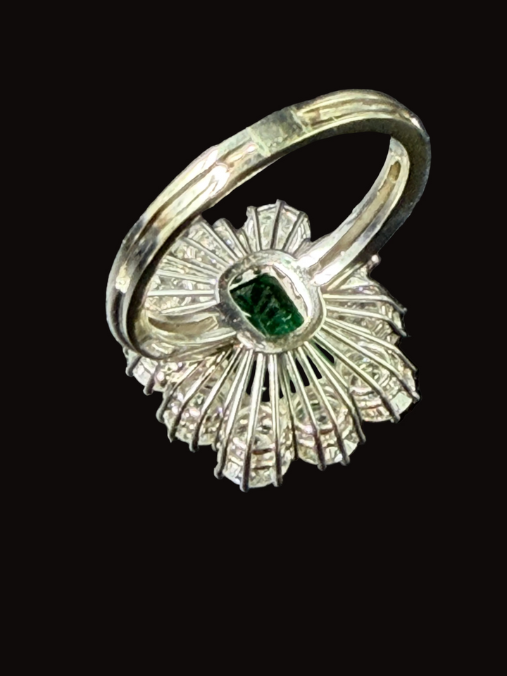 Anello "Margherita" con Smeraldo Colombiano e Diamanti