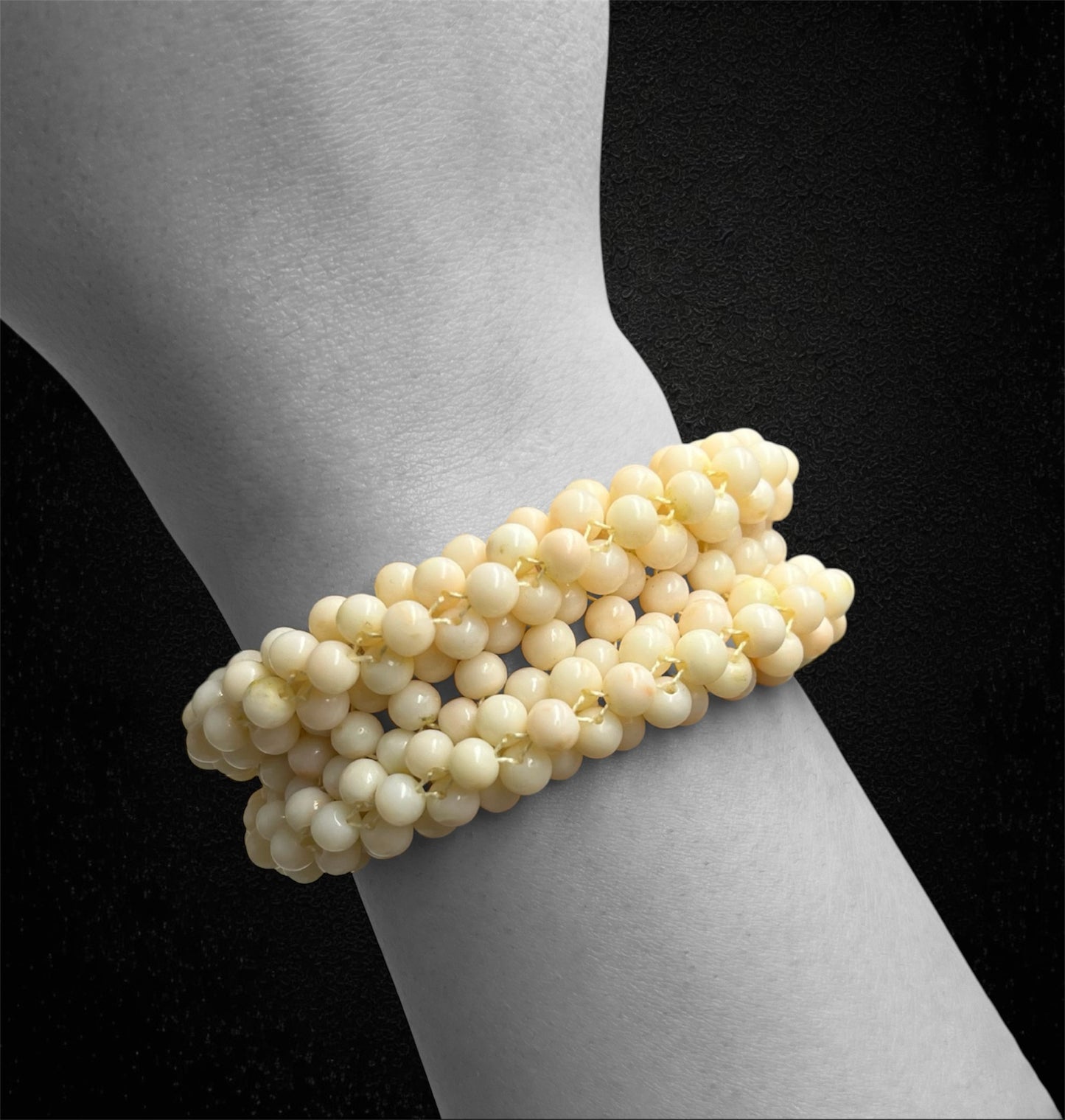 Bracciale di perle di corallo bianco