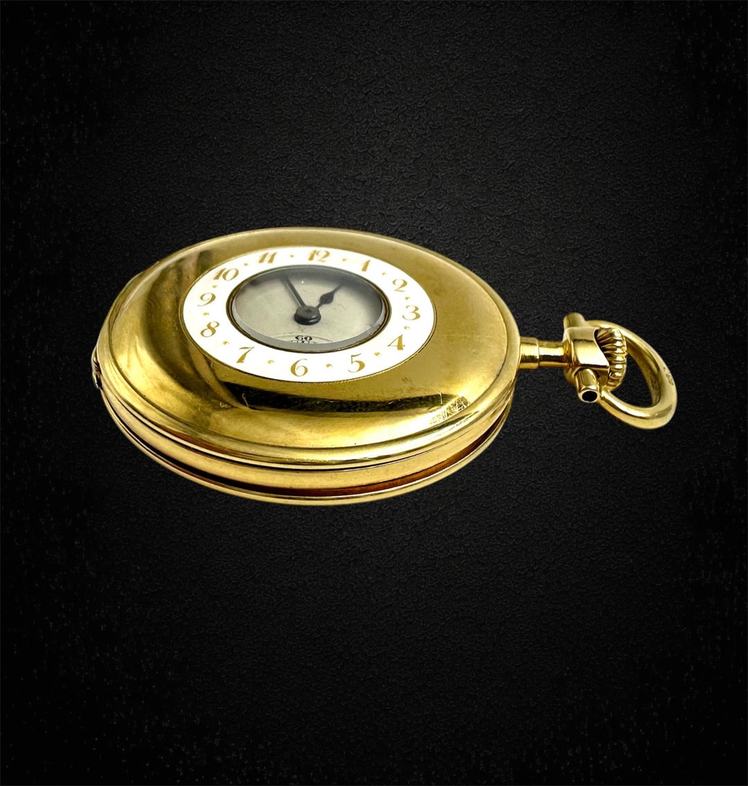 Orologio "occhio di bue" in oro, destinato al mercato inglese.