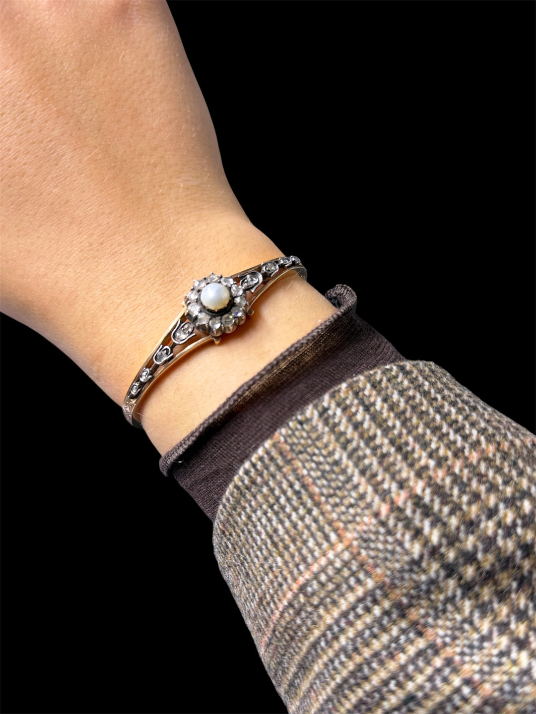 Bracciale viennese con perla e diamanti. Fine XIX secolo