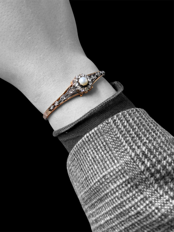 Bracciale viennese con perla e diamanti. Fine XIX secolo