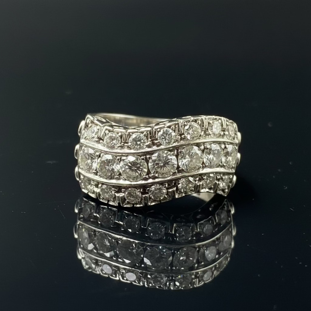 Anello a onda con diamanti