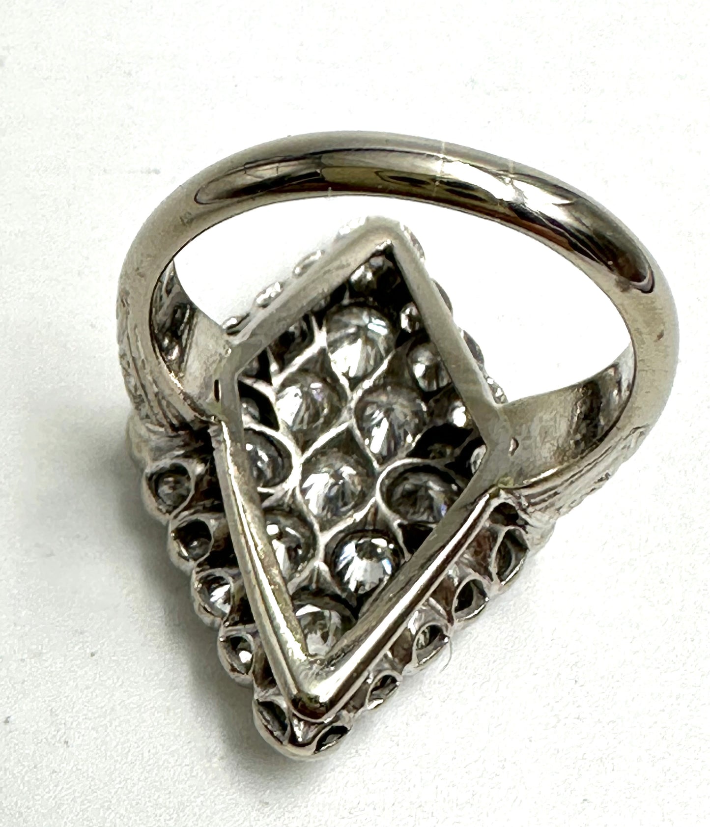 Stunning rhomboid-shaped diamonds ring from the 1920s