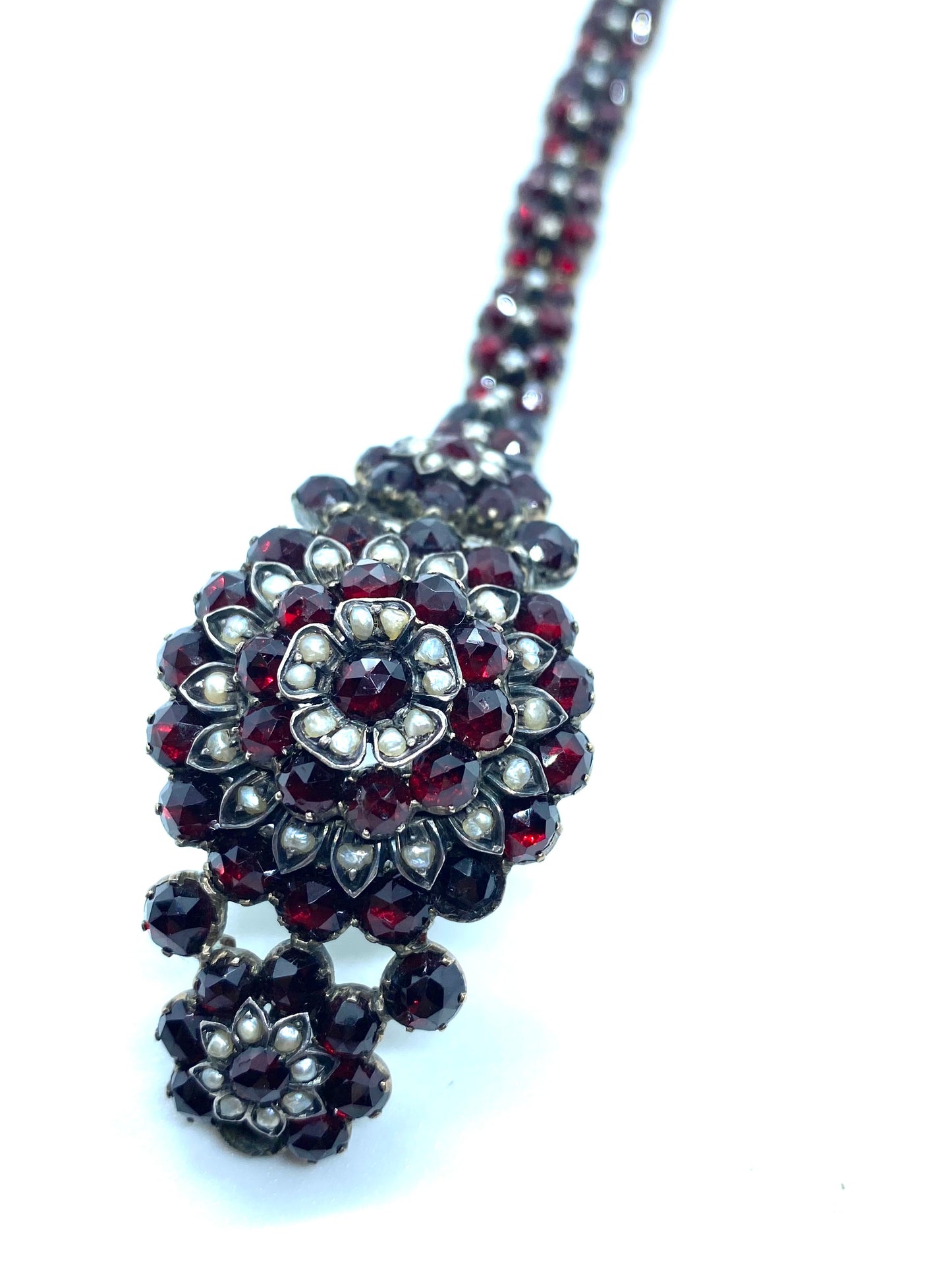 Sumptuous Austro-Hungarian garnet bracelet