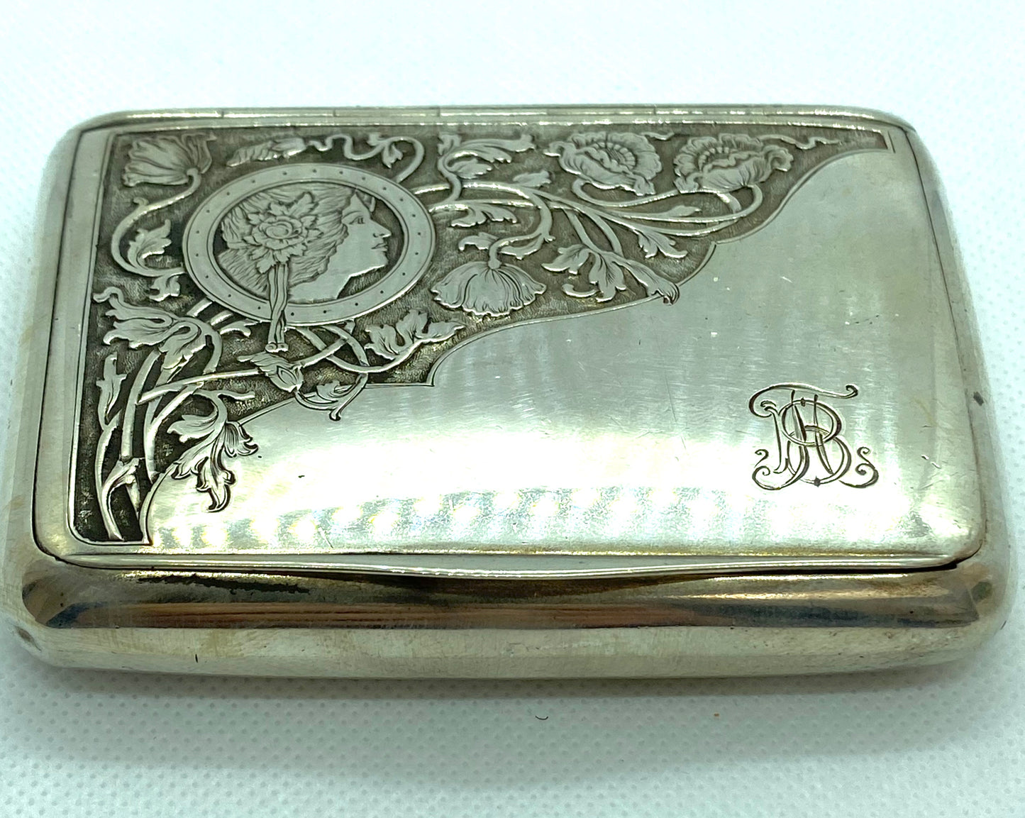 Silver cigarette box. Wien, about 1890