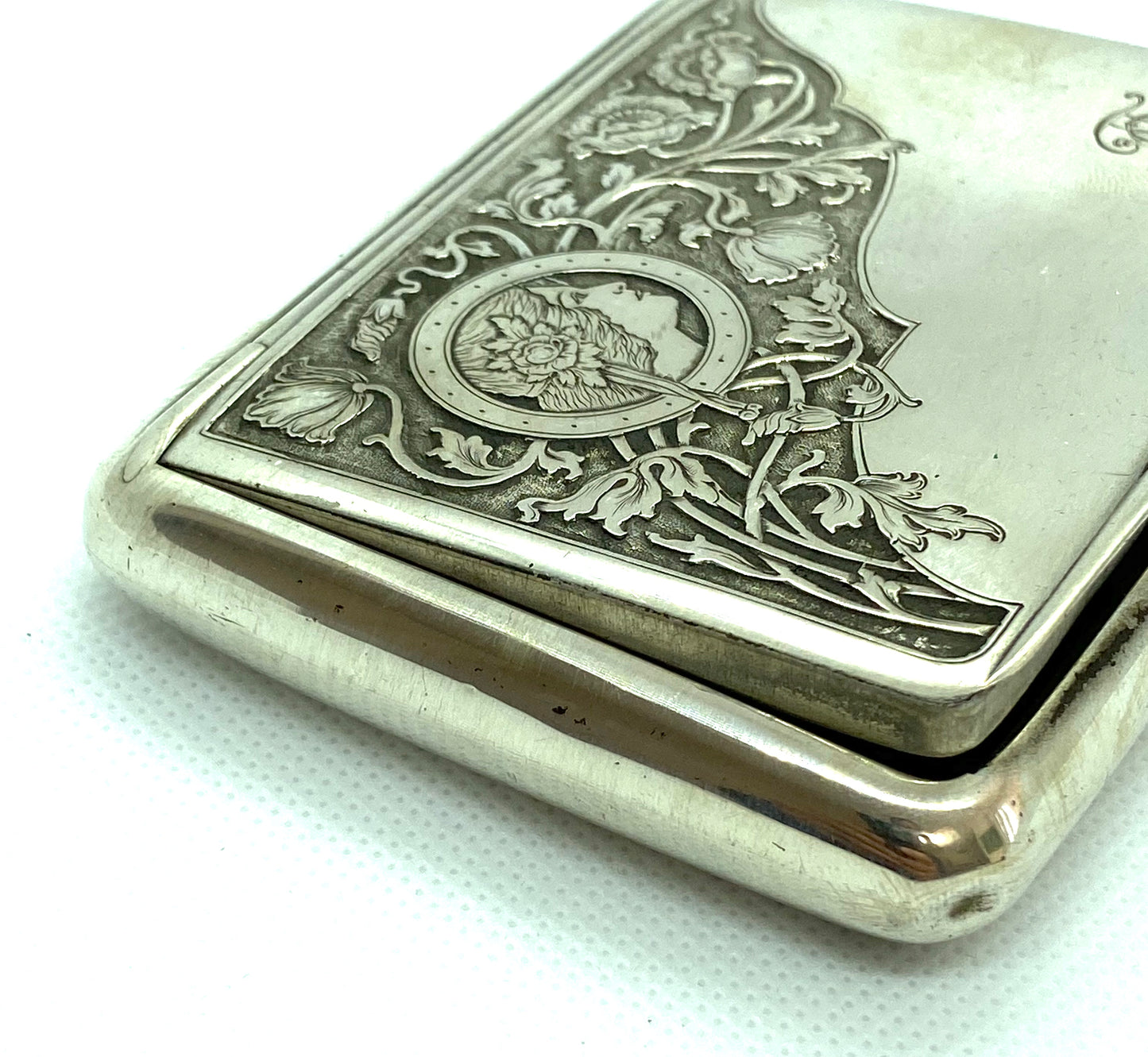 Silver cigarette box. Wien, about 1890