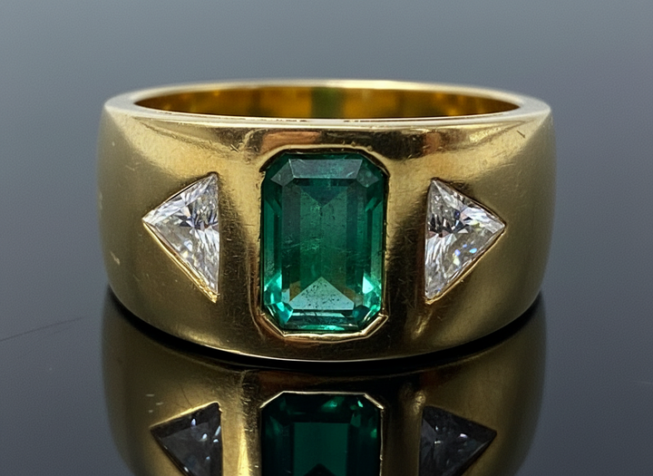 Fascione Bombato con Smeraldo e Diamanti