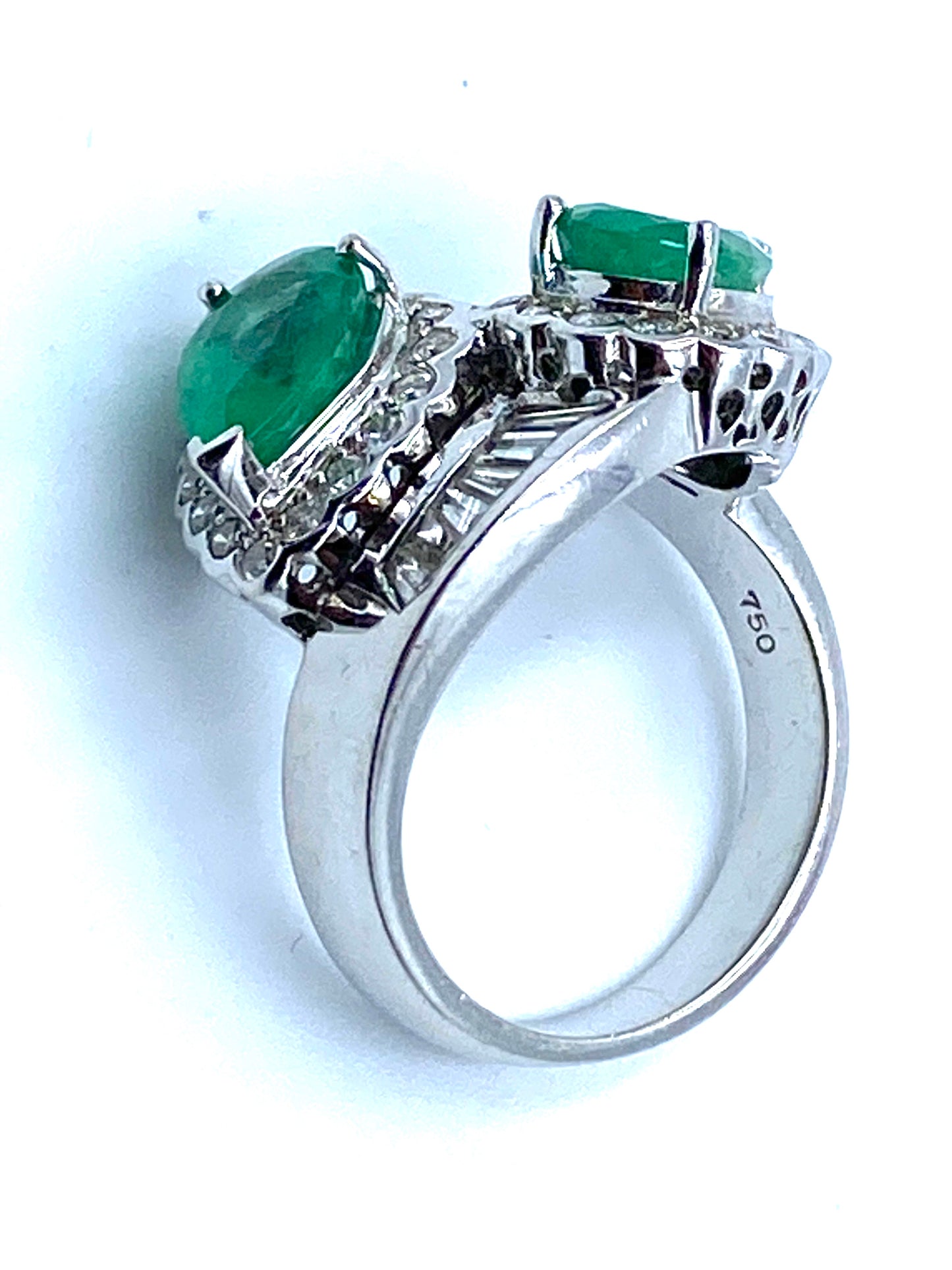 Emerald drops and diamonds ring