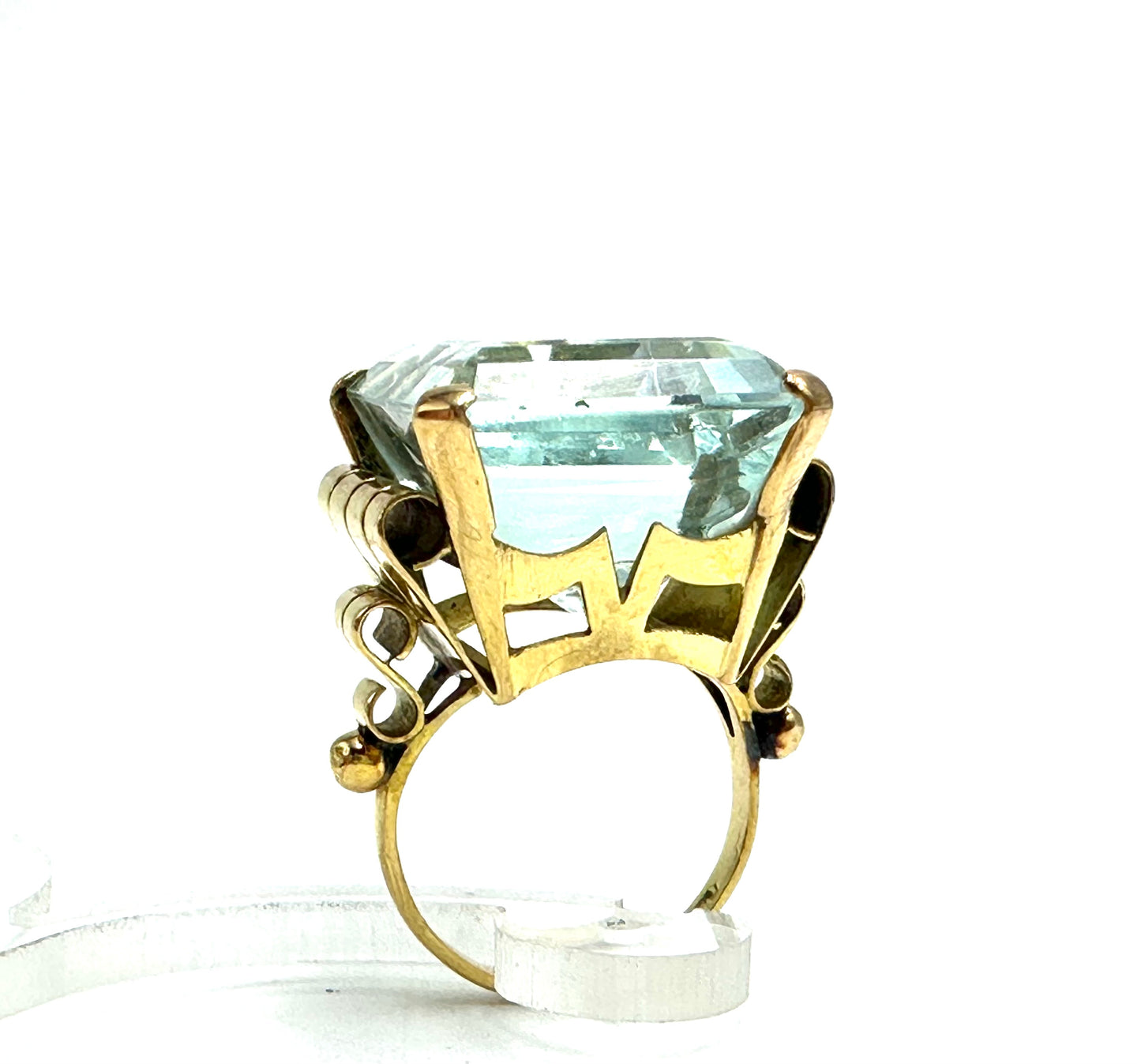 Huge aquamarine (35 ct.) ring, emerald cut.