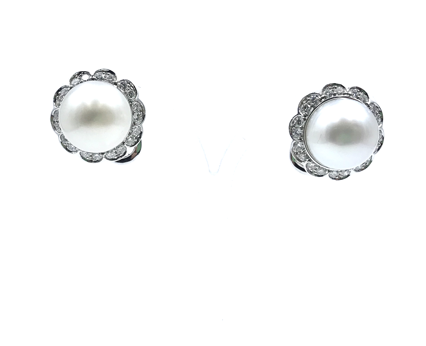 Pearls and diamonds platinum earrings