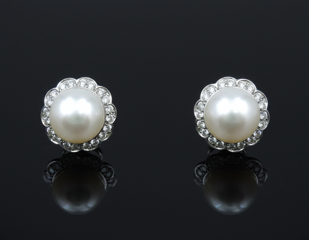 Sontuosi Orecchini di Perle in Platino e Diamanti