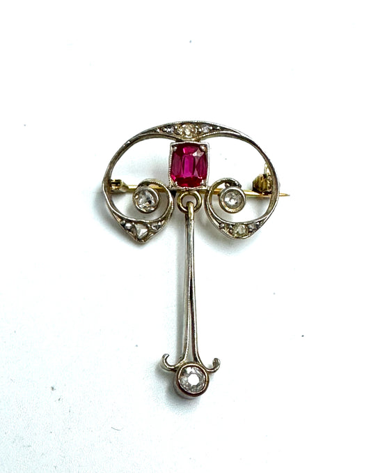 Art nouveau pendant, ruby ​​and diamonds