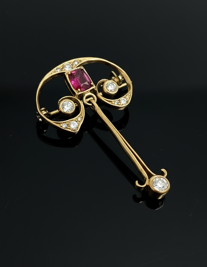 Art nouveau pendant, ruby ​​and diamonds