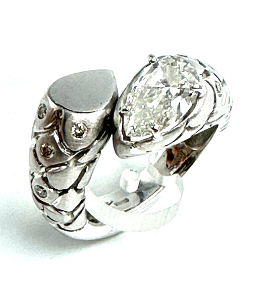 Janesich Snake Diamond Ring