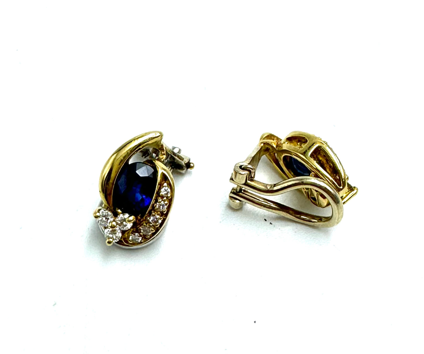 Sapphire and diamonds earrings