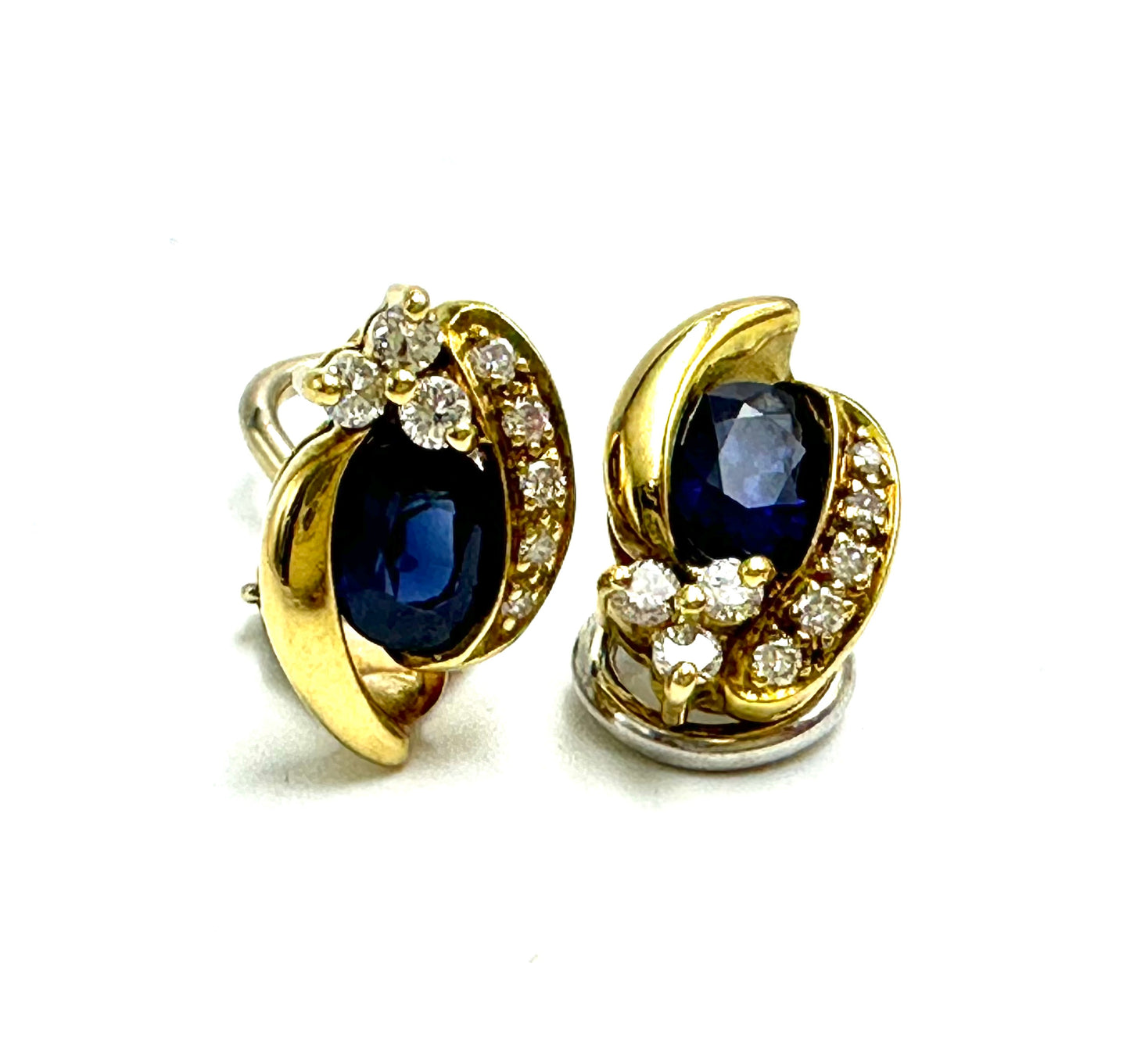 Sapphire and diamonds earrings