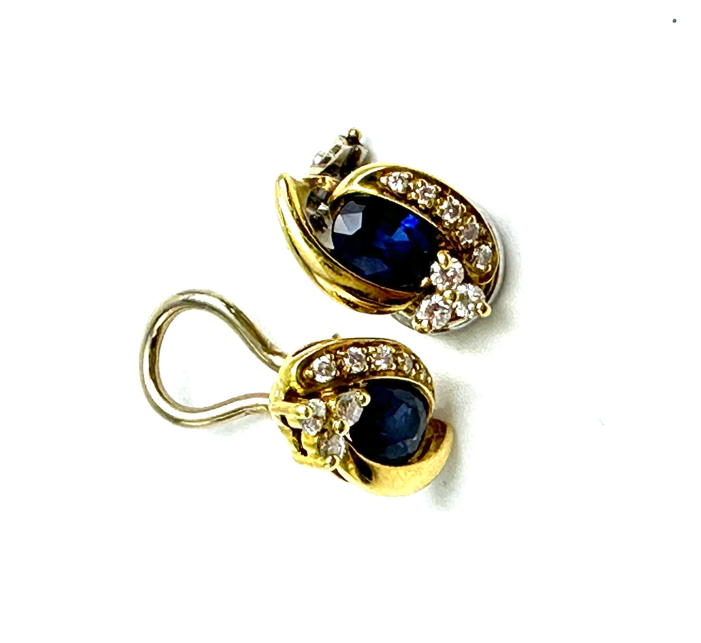 Sapphire and diamonds earrings