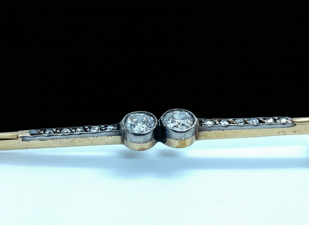 Yellow gold bar pin, circa 1900