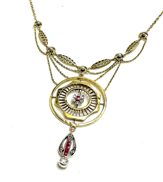 Rare jugendstil necklace in gold, with diamonds and rubies